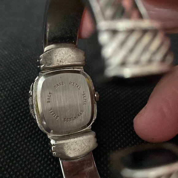 Vintage Ladies Bugle Boy Black & Silver tone Quartz Watch bangle bracelet - Picture 7 of 9